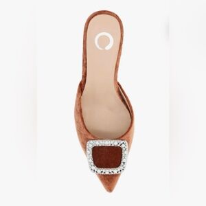 JOURNEE COLLECTION RISHIE KITTEN
HEELED MULES IN VELVET BROWN SIZE 9.5
